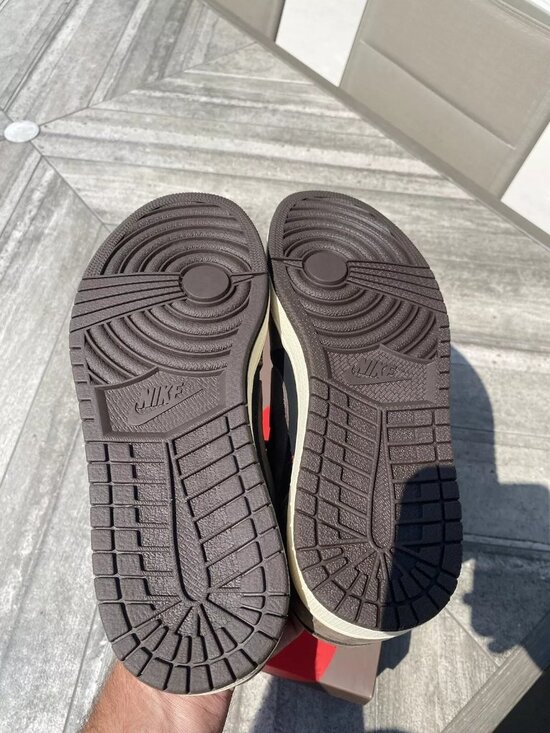 Travis Scott x Air Jordan 1 Retro Low OG \'Reverse Mocha\' main image 7
